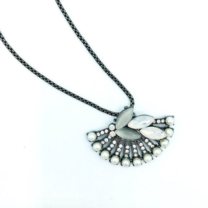 Stunning‎ crystal necklace